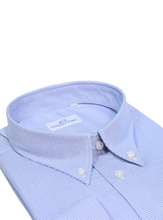 Carica l&#39;immagine nel visualizzatore di Gallery, Camicia azzurra calibrata collo button down con taschino 4762
