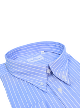 Carica l&#39;immagine nel visualizzatore di Gallery, Camicia azzurra calibrata collo button down con taschino 4430
