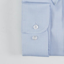 Carica l&#39;immagine nel visualizzatore di Gallery, Camicia azzurra calibrata collo button down con taschino 4018

